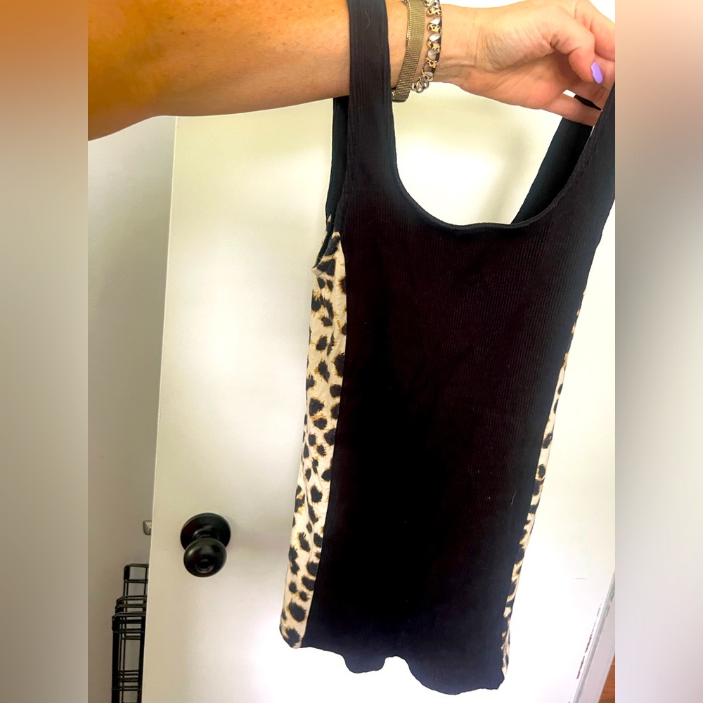 Express black and leopard ribbed tank! S